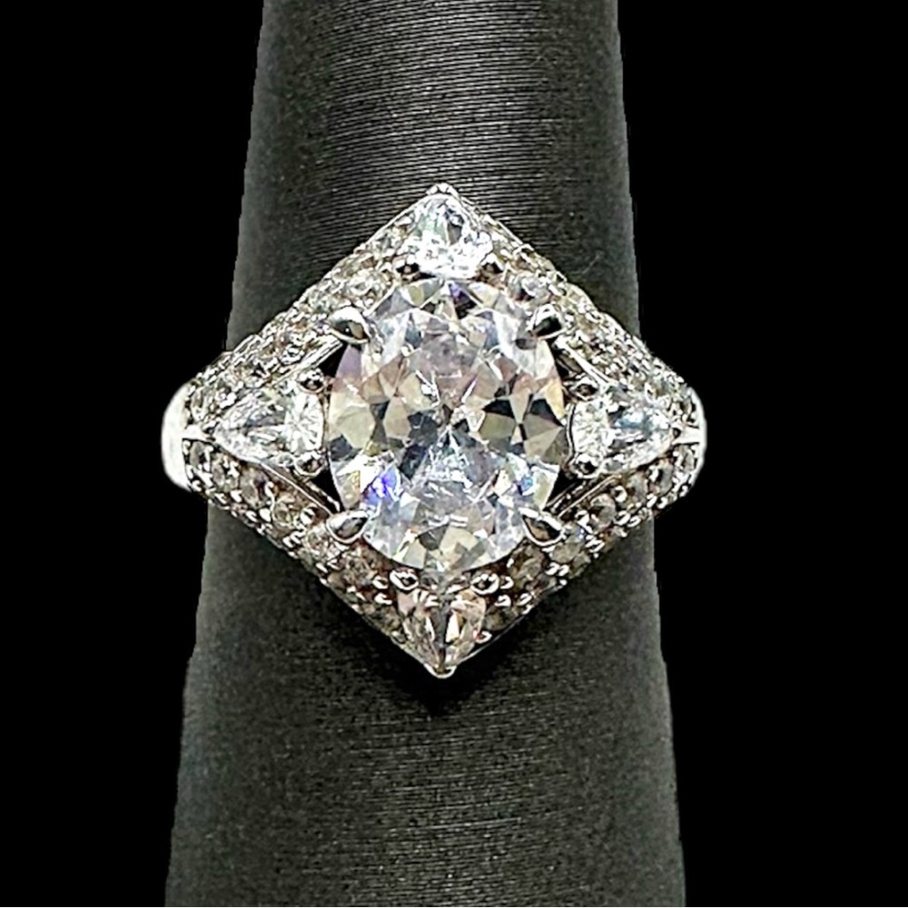 Bella Luce Rhodium Plated Silver & 4.59tcw Simulated Diamond Ring.
